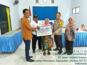 PENERIMAAN BLT DANA DESA
